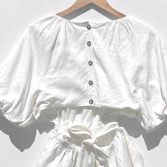 ASTR the LABEL Women’s Vendetti Cutout Puff Sleeve Ivory Linen Top Size Large - Picture 8 of 8